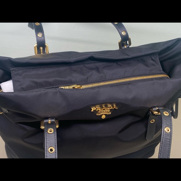 Prada tote - Picture 4 of 6